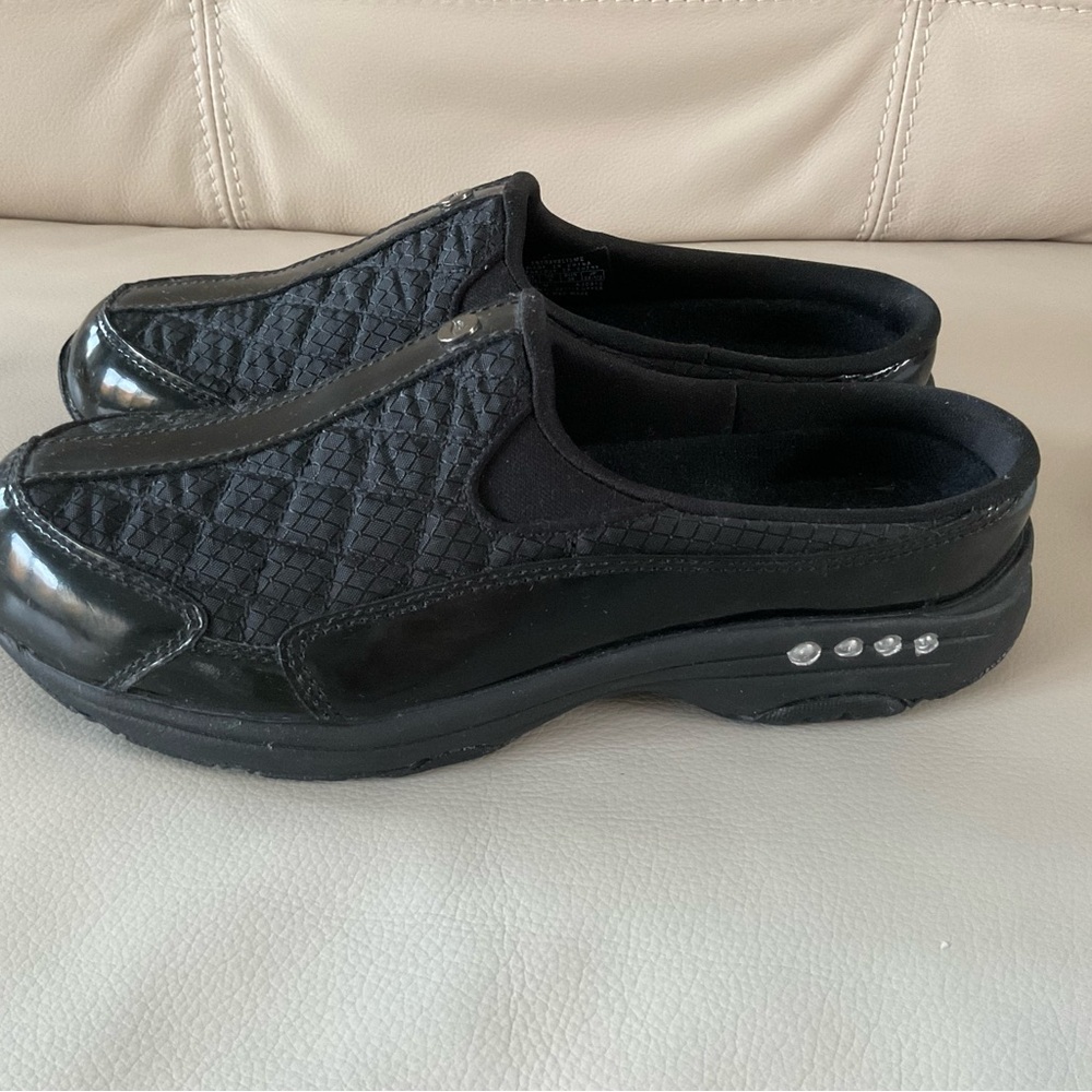 Easy Spirit Traveltime Clogs, Size 7.5M